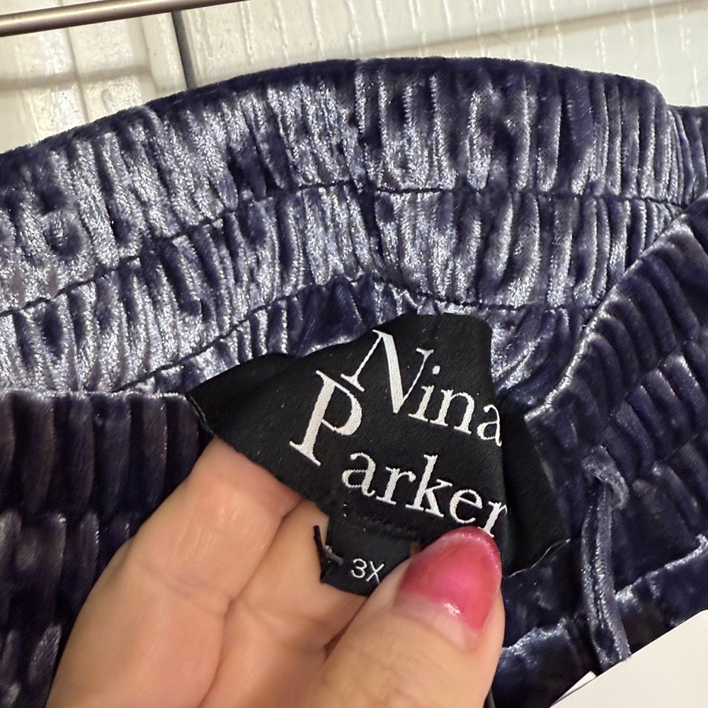 Nina parker 🪻🪻Women's Velvet Pants in Purple - Picture 8 of 9